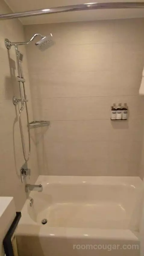 Queen Room with Two Queen Beds, Balcony and Partial Bay View (#1515) bathroom picture #7
