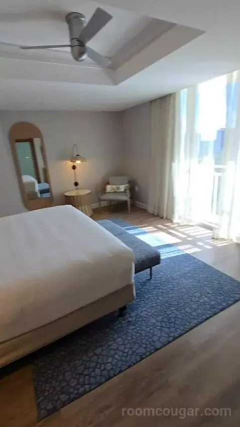 Presidential Suite (#1629) bed picture #6