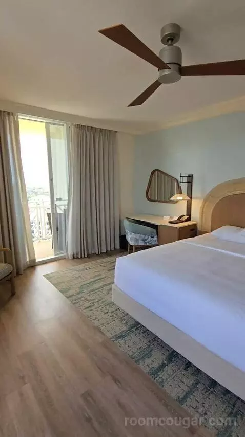 Corner King Room with View (#1502) bed picture #6