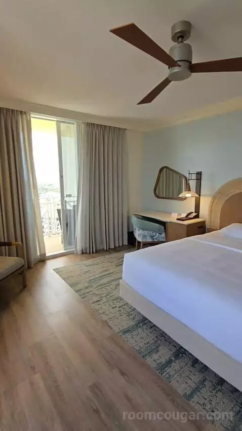 Corner King Room with View (#1502) bed picture #7