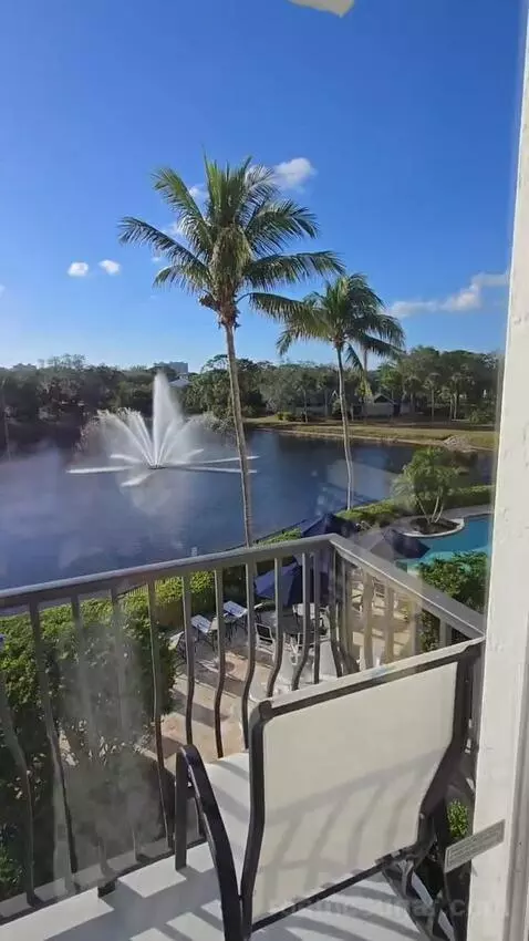 Deluxe King Room Lake View with Balcony (#302) view picture #2