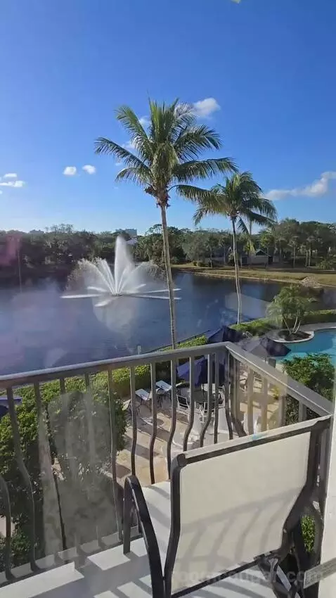 Deluxe King Room Lake View with Balcony (#302) view picture #3