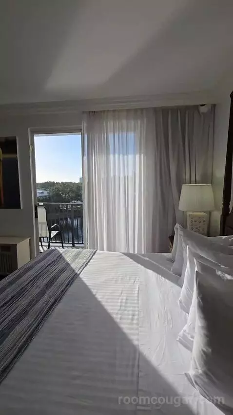 King Room Lake View with Balcony (#504) bed picture #9