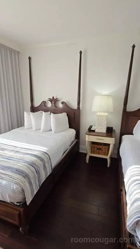 Deluxe Double/Double Room Lake View with Balcony (#514) bed picture #5