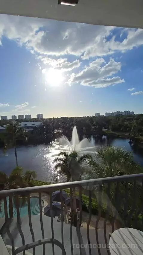 Deluxe Double/Double Room Lake View with Balcony (#514) view picture #3