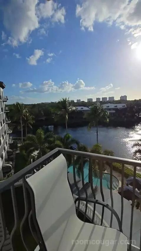 Deluxe Double/Double Room Lake View with Balcony (#514) view picture #7