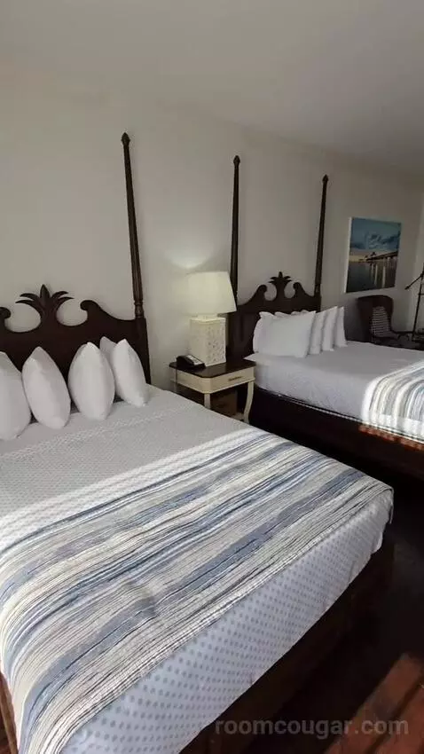 Deluxe Double/Double Room Lake View with Balcony (#514) bed picture #7
