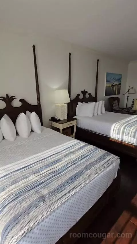 Deluxe Double/Double Room Lake View with Balcony (#514) bed picture #8