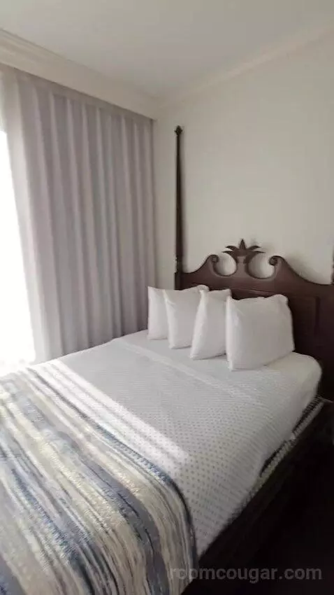 Deluxe Double/Double Room Lake View with Balcony (#514) bed picture #9