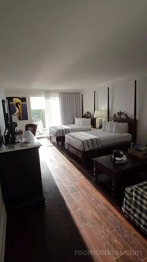 Deluxe Double/Double Room Lake View with Balcony (#514) bed picture #2