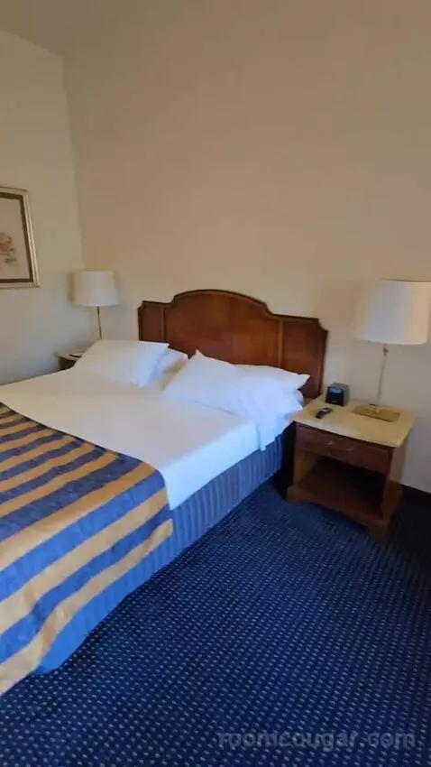 King Room (#101) bed picture #6