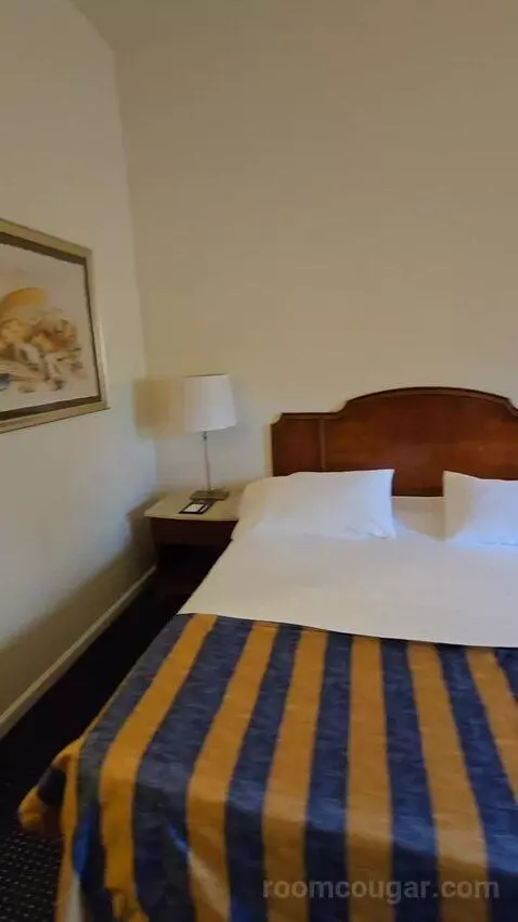 King Room (#101) bed picture #11