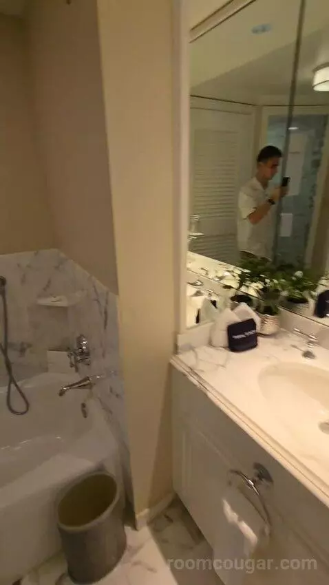 Resort View King (#4001) bathroom picture #5