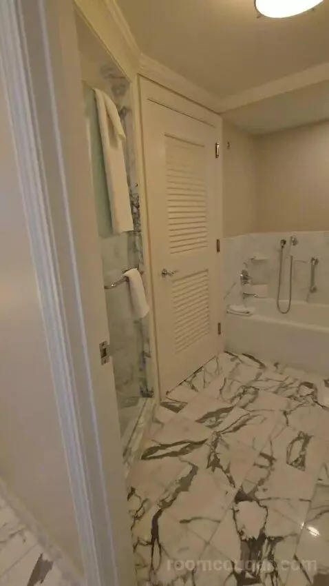 Golf View Suite (#4019) bathroom picture #3