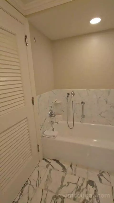 Golf View Suite (#4019) bathroom picture #5