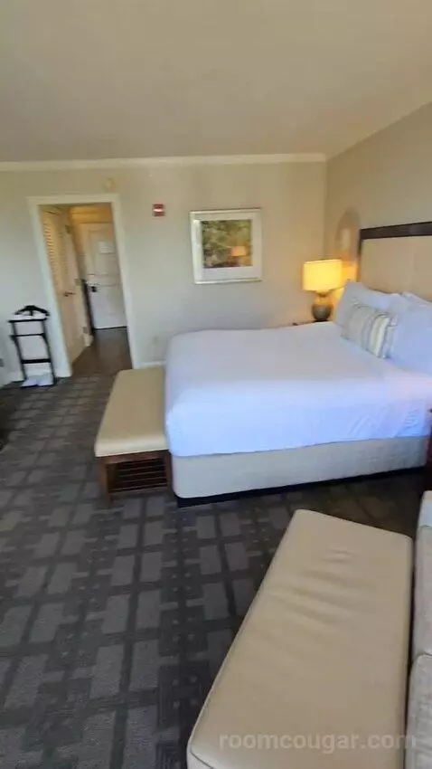 Golf View King (#4027) bed picture #10