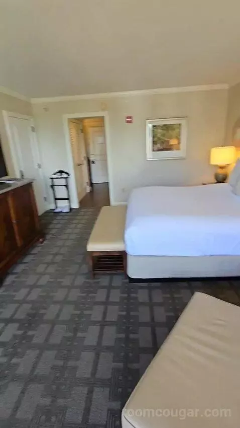 Golf View King (#4027) bed picture #12