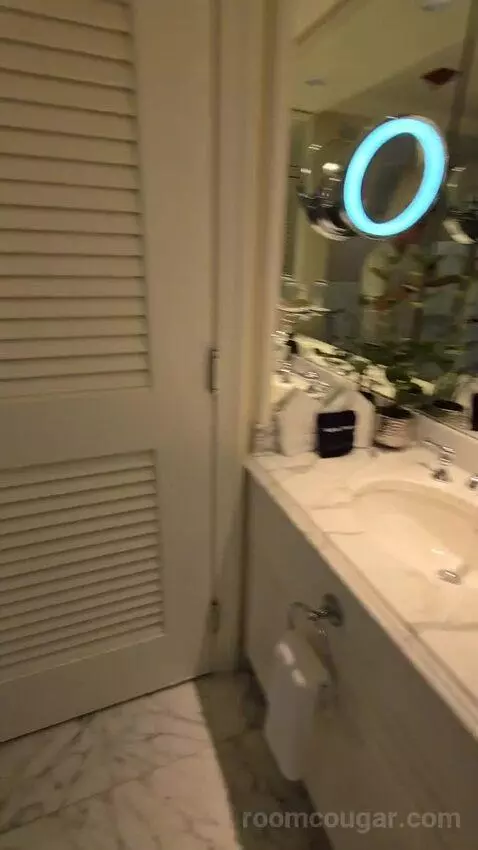 Golf View King (#4027) bathroom picture #11