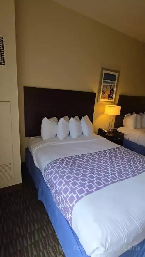 Queen Suite with 2 Queen Beds (#364) bed picture #10
