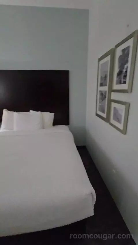 Queen Room with Two Queen Beds (#105) bed picture #5