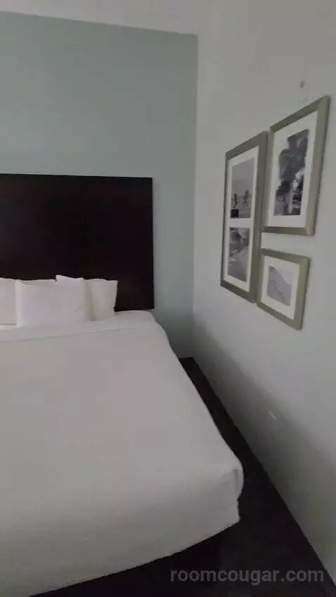 Queen Room with Two Queen Beds (#105) bed picture #7