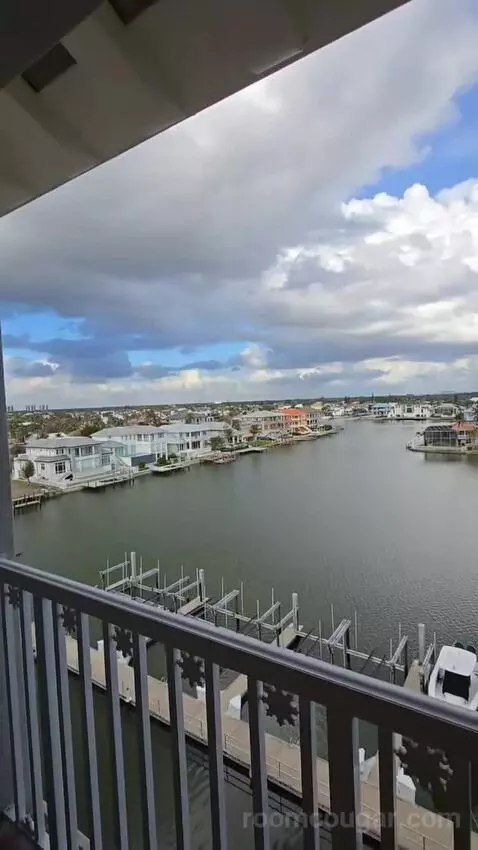 Bay View King (#685) view picture #8