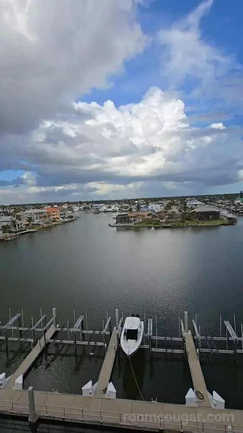 Bay View King (#685) view picture #9