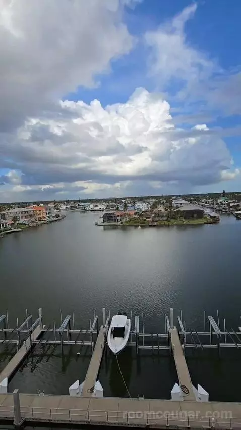 Bay View King (#685) view picture #10