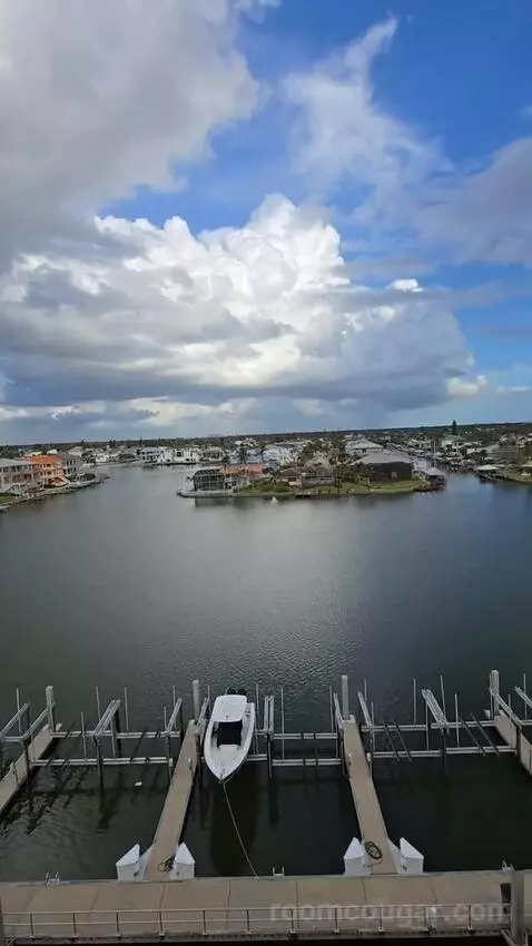 Bay View King (#685) view picture #11