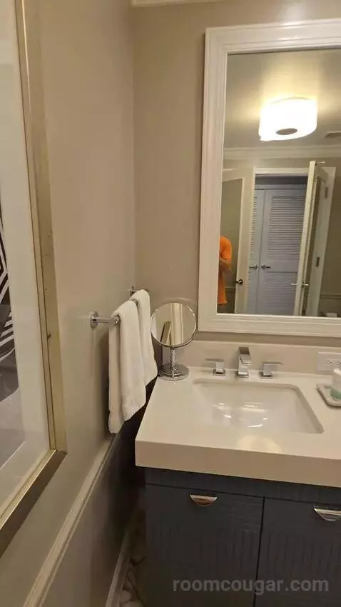 Resort View King (#684) bathroom picture #2