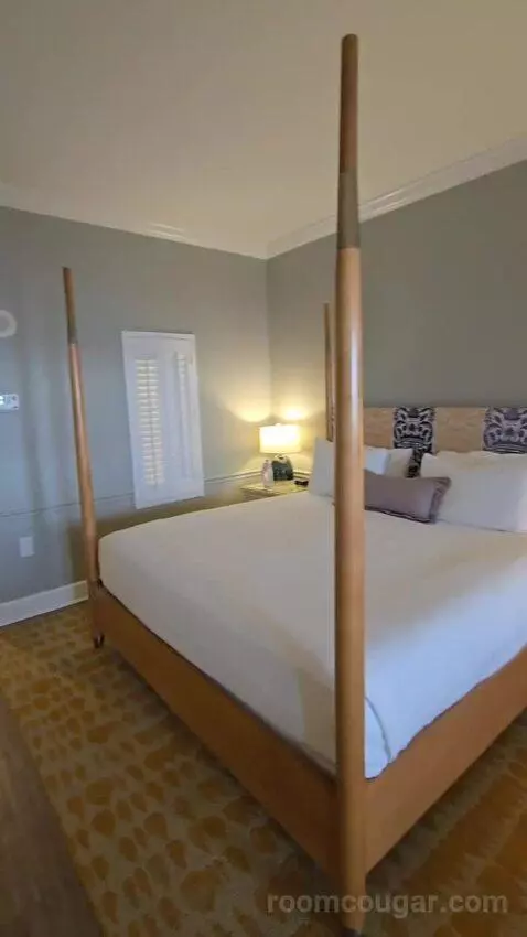 Resort View King (#684) bed picture #5