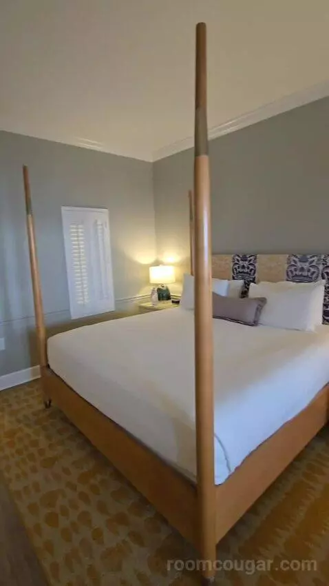 Resort View King (#684) bed picture #6