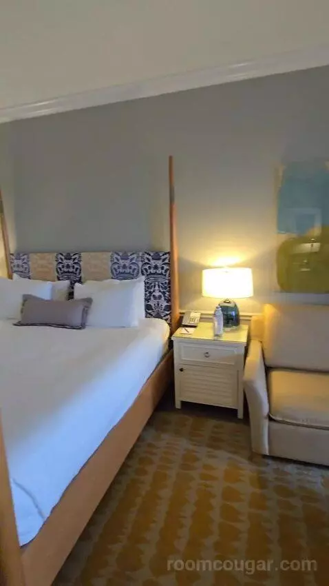Resort View King (#684) bed picture #8