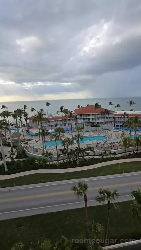 Resort View King (#684) view picture #3