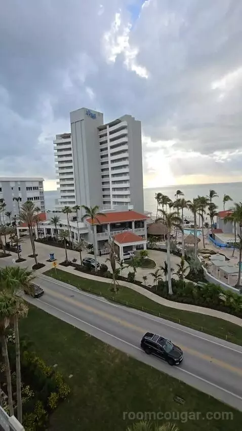 Resort View King (#684) view picture #7