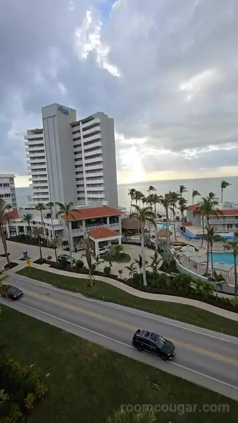Resort View King (#684) view picture #9