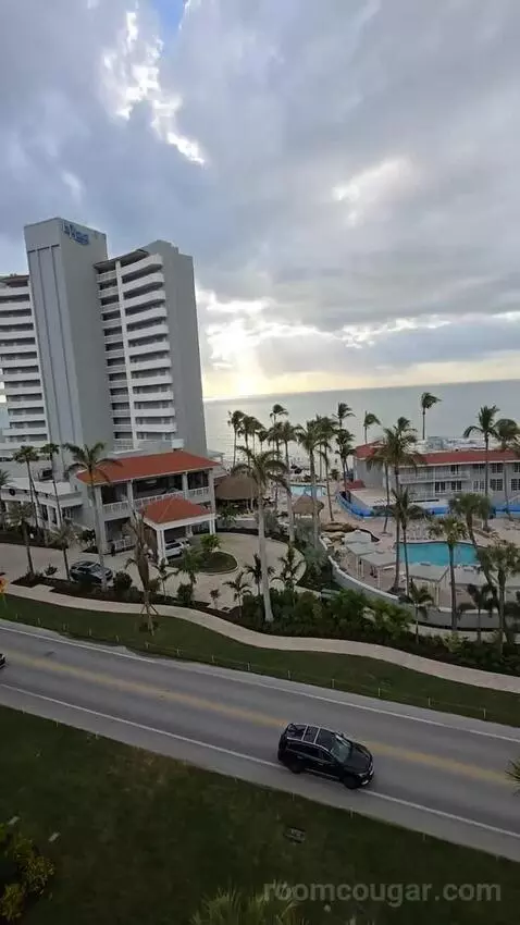 Resort View King (#684) view picture #11
