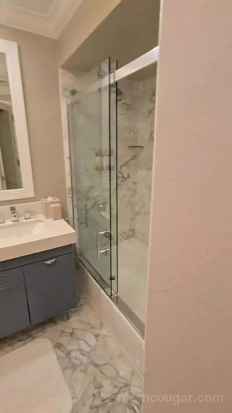 Resort View King (#684) bathroom picture #7