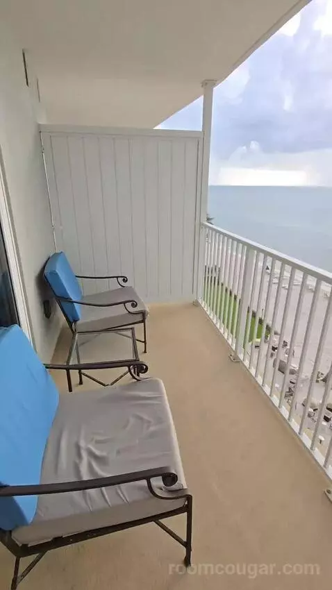 Beachfront King (#610) view picture #6