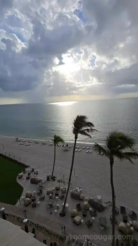 Beachfront King (#610) view picture #7