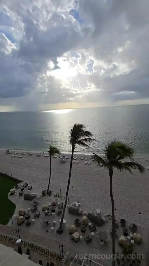 Beachfront King (#610) view picture #8