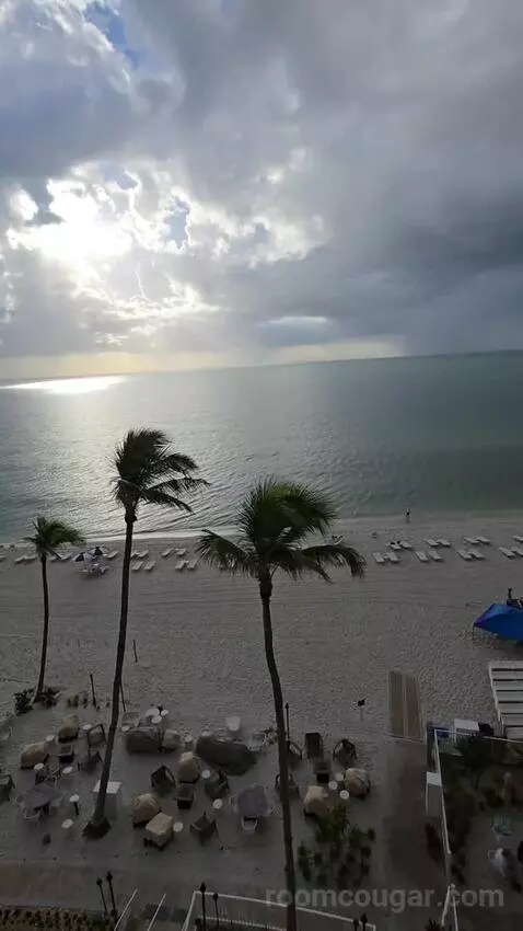 Beachfront King (#610) view picture #12