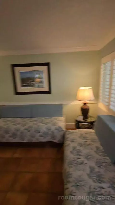 Junior Suite (#44) bed picture #8