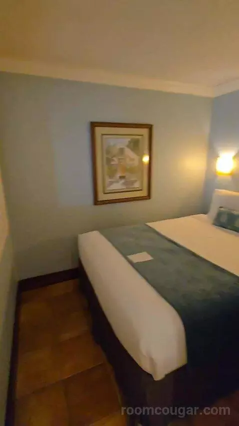 Junior Suite (#44) bed picture #6