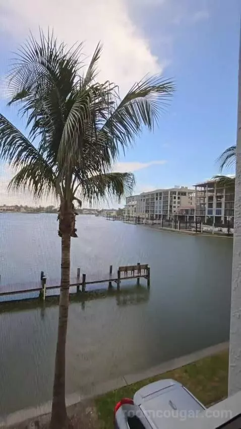 Bayside Deluxe Condo, 2 Bed 2 Bath (#102) view picture #3