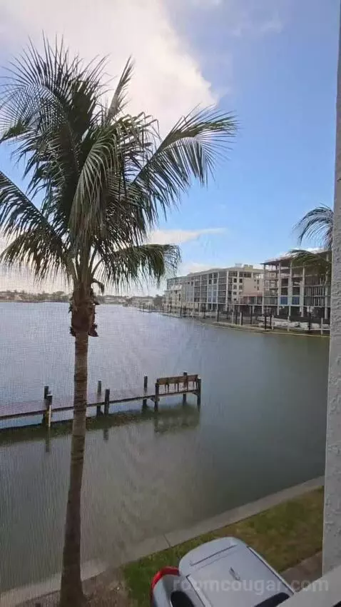 Bayside Deluxe Condo, 2 Bed 2 Bath (#102) view picture #4