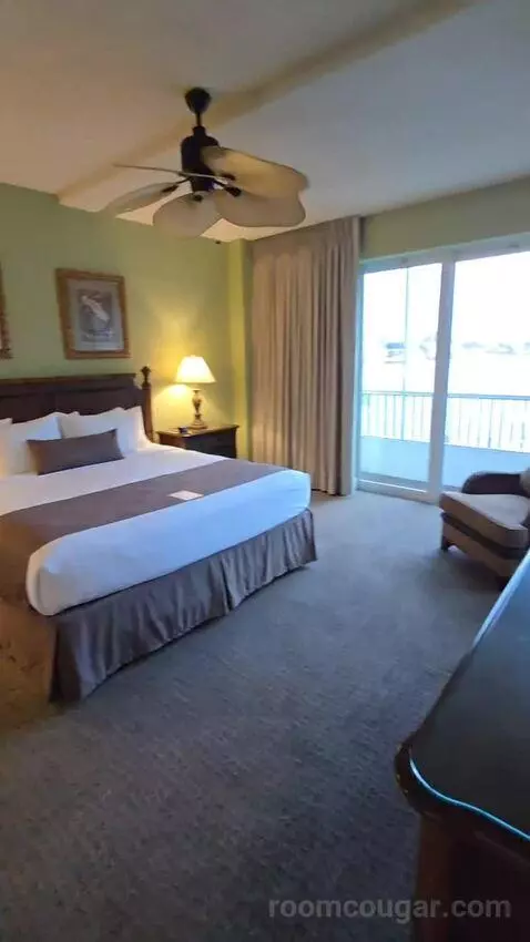 Bayside Deluxe Condo, 2 Bed 2 Bath (#102) view picture #5