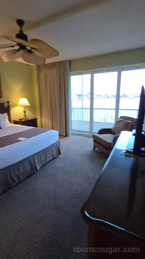 Bayside Deluxe Condo, 2 Bed 2 Bath (#102) view picture #7