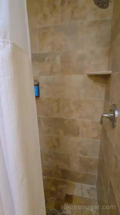 Bayside Deluxe Condo, 2 Bed 2 Bath (#102) bathroom picture #6