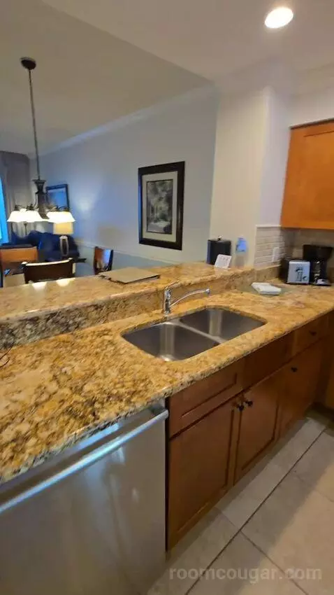 Bayside Deluxe Condo, 2 Bed 2 Bath (#102) bathroom picture #1
